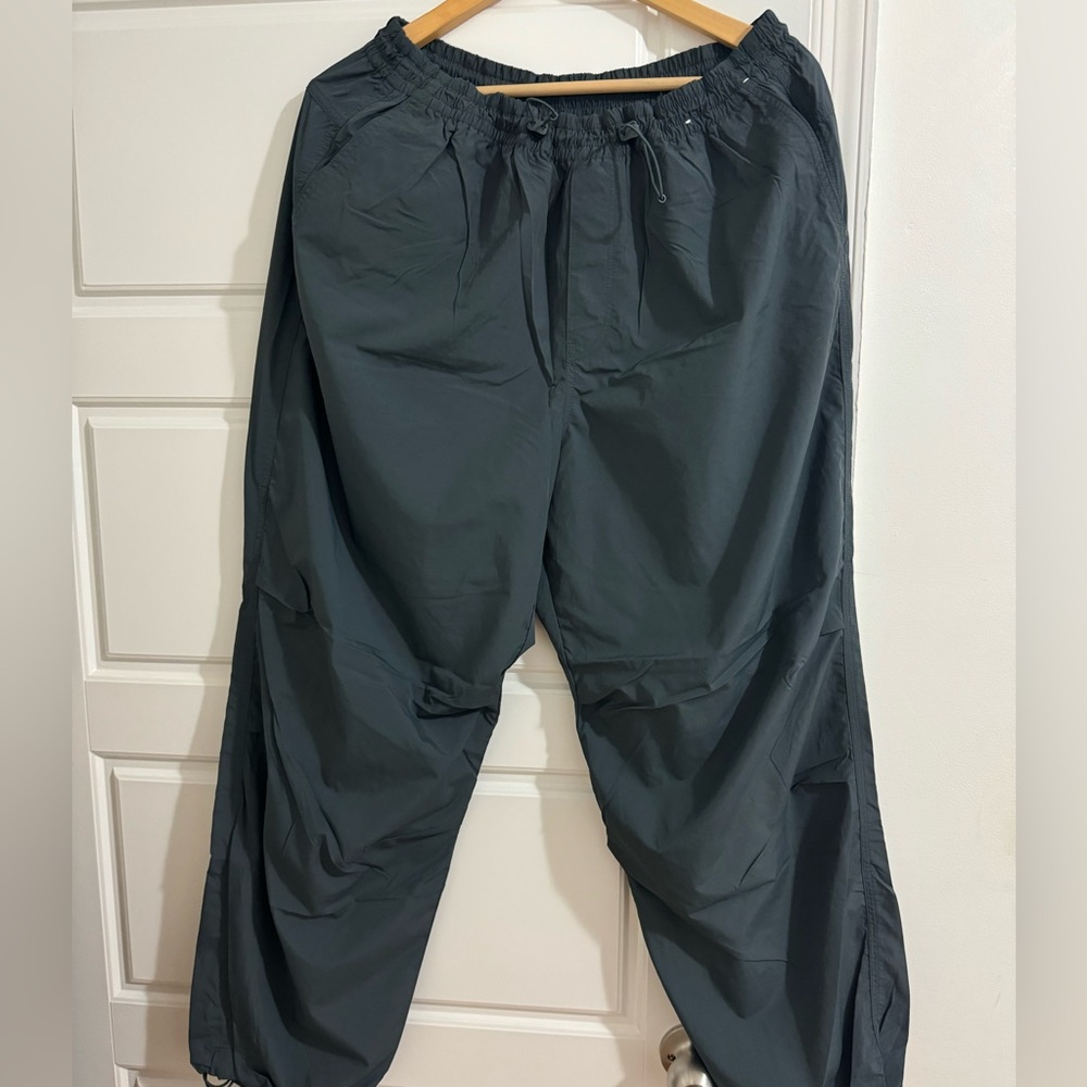 Uniqlo Women’s Parachute Pants
